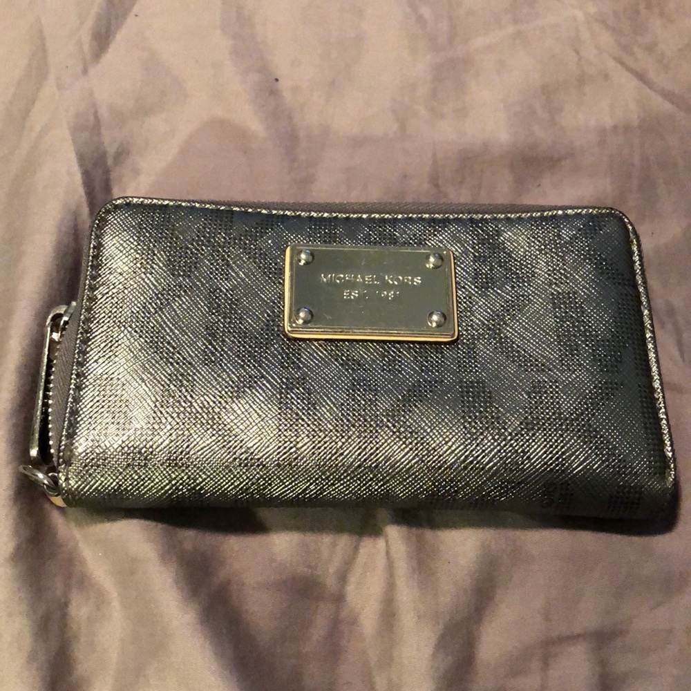 Michael Kors logo wallet